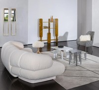 Petit tabouret en métal artisanal Art Déco, forme irrégulière, finition en aluminium texturé galvanisé, pour la maison, le bureau, l'intérieur/l'extérieur