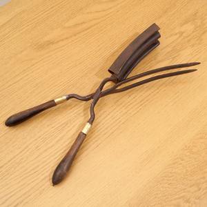 ที่คีบขนมปังโลหะมีด้ามจับสีน้ำตาลสำเร็จและไม้เหมาะสำหรับเครื่องใช้ในโรงแรมเครื่องครัวและการใช้บนโต๊ะ - Product Image 3