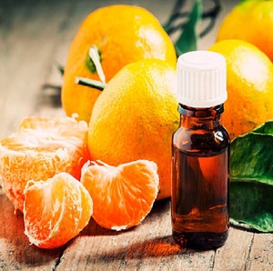 Huile essentielle de mandarine arôme naturel d'agrumes pour l'aromathérapie extrait de plantes zeste sauvage en bouteille égoutté en conserve prix de gros - Product Image 1