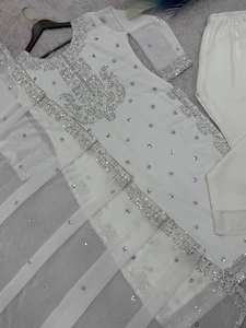 Vente en gros Ensemble de vêtements de fête en fausse georgette brodée avec haut à séquence lourde Palazzo et dentelle Dupatta entièrement cousue - Product Image 6