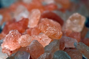 Pierre à lécher en sel de l'Himalaya sculptée, au toucher naturel, supplément minéral naturel pour l'alimentation du bétail, à vendre - Product Image 5