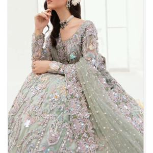 Robe longue de mariée de style moderne avec tissu respirant à manches longues brodé personnalisable nouvelle mode pour les femmes - Product Image 1