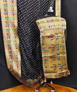 Magnifique saree en mousseline de soie pour filles avec travail imprimé de fantaisie et conception élégante de vêtements de fête de mariage pour des fonctions spéciales - Product Image 4