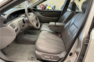 Meilleur véhicule d'occasion conduite à gauche |   Conduite à droite |   37 000 KM 2001 TOYOTA AVALON XLS - Product Image 5