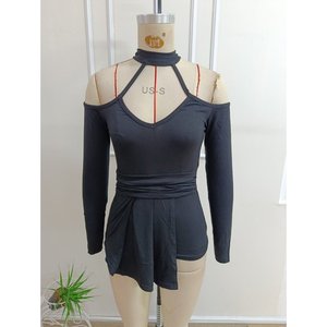 Blusa de viscosa plisada con cuello en V y manga larga, cuello semi-alto y hombros descubiertos para mujer, 37960 - Negro - Product Image 4