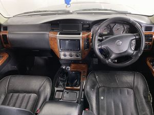2011 bastante usado Nissan Patrol TI (4x4) GU II Turbo Diesel Manual 7 asientos Wagon - Product Image 4