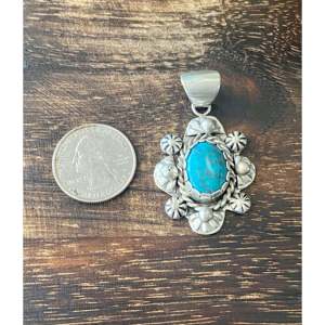 Colgante de Turquesa Kingman y Plata de Ley, Hecho en Navajo, con Tecnología de Incrustación en Bisel - Product Image 3
