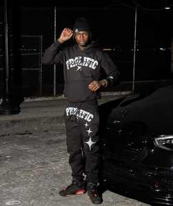 Conjunto de chándal personalizado con logotipo de alta calidad para hombre, conjunto de pantalones de chándal acampanados y Sudadera con capucha, conjunto de pantalones de chándal de algodón y sudadera con cremallera - Product Image 2