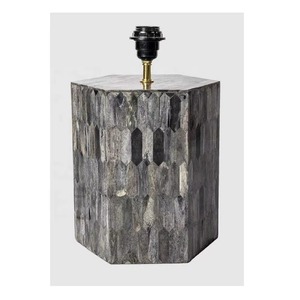 Lampe de table en os de haute qualité sans abat-jour avec motif marguerite lampe de table de chevet en résine noire élégante affichage de chevet élégant - Product Image 3