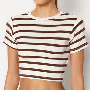 Top corto de mujer de calidad superior más vendido en línea Top corto de mujer de color sólido Top corto de mujer - Product Image 4