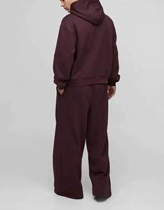 Conjunto Deportivo de Primera Calidad, Tela de la Mejor Calidad, Pedrería y Estampados en el Conjunto Deportivo, Conjunto Deportivo Moderno con Sudadera - Product Image 5