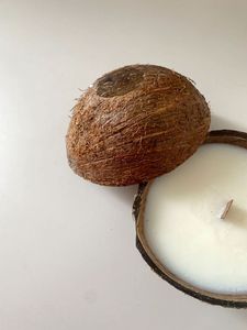 Tendance chaude Bougie à la noix de coco écologique | Bougie de cire durable pour la relaxation et les soins personnels - Product Image 5