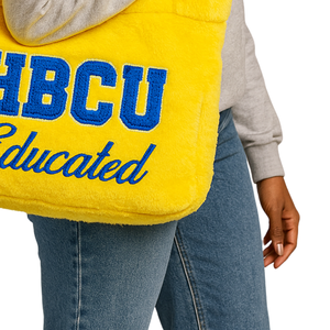 Bolso de Mano de Peluche con Bordado de Chenilla, Diseño de la Hermandad Griega Sigma Gamma Rho, Estilo HBCU Educated Gold SGRho - Product Image 4