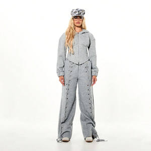 Ensemble de jogging de qualité supérieure, vente chaude, vêtements de rue personnalisés, vêtements d'automne, imprimé, haut court pour femme, ensemble de survêtement 2 pièces - Product Image 1