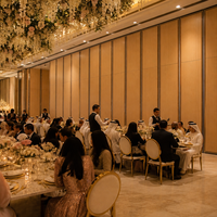 Cloison mobile de luxe pour salle de mariage à Dubaï avec rail au sol, conception personnalisée gratuite pour événements de célébration émiratis