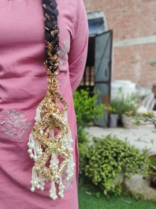 Paranda royal punjabi avec travail en or Gota, accessoire de tresse de cheveux de mariée, parandi de mariage Jaggo Mehndi Sangeet, bijoux traditionnels - Product Image 6