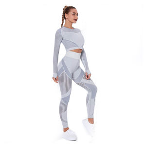 Venta al por mayor entrenamiento Fitness Yoga Sets secado rápido transpirable deporte Yoga Set para mujeres Nylon Spandex conjunto de Yoga sin costuras personalizado - Product Image 4