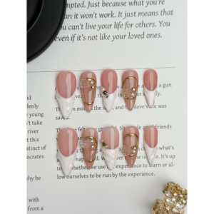 Ensemble d'outils de maquillage et de soins des ongles Ivory Bloom Luxe - Product Image 6