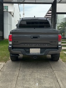 Toyota Tacooma T R D PRO 2020 USAGÉ EN BON USAGE disponible pour l'expédition - Product Image 2