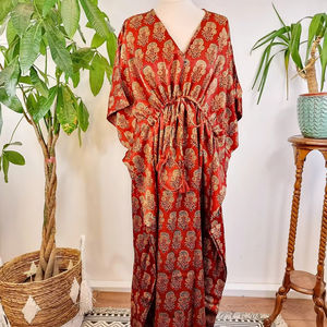 Mashru Kaftan de lujo rojo Beige gasa Ajrakh estampado a mano Mughal motivo Floral para verano invierno otoño primavera Casual bata de salón - Product Image 1