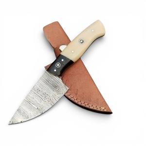 Couteau de chasse et de camping en acier Damas fait main |   Couteau de survie d'extérieur à lame fixe pleine soie, manche en os, étui en cuir, garantie 3 ans - Product Image 1