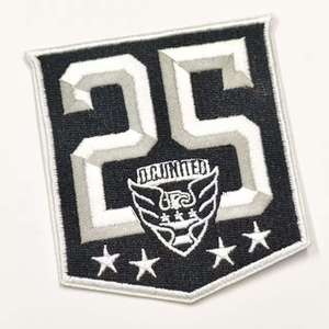 แผ่นปักลายแบบเป็นมิตรกับสิ่งแวดล้อม แผ่นปักลายแบบยั่งยืน แผ่นปักลายเชนิลล์ ตัวอักษร B T แผ่นปักลายแบบวาร์ซิตี้ สีครีม น้ำเงิน เขียว แดง - Product Image 5