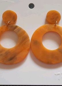 Boucles d'oreilles pendantes en résine et bois légères faites à la main pour femmes, occasions décontractées et formelles, Bh Crafts India - Bijoux durables - Product Image 6