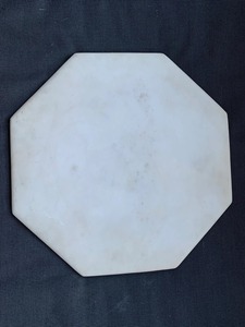 Dessus de table en marbre blanc poli élégant et demandé pour salle à manger ou café et tables centrales disponibles à un prix abordable - Product Image 4