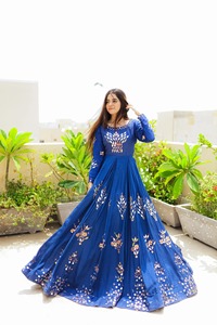 Robe maxi en mousseline de soie Anarkali sophistiquée pour femmes Lehenga Choli Tenue de soirée Acrylique sans plis - Product Image 5