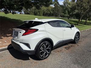 Auto Usado Completamente Equipado, <span class=keywords><strong>Toyota</strong></span> <span class=keywords><strong>C</strong></span>-<span class=keywords><strong>HR</strong></span> 2020 <span class=keywords><strong>1.8</strong></span> Híbrido G 5 Puertas SUV CVT FWD, Envío a Todo el Mundo - Product Image 5
