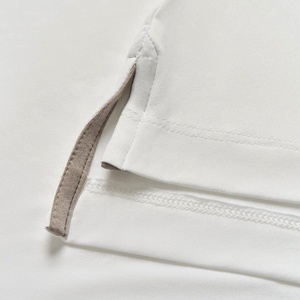 Polo blanco liso para hombre con logotipo personalizado Polo corto de tela de algodón de primera calidad con colores de tamaño personalizado e impresión - Product Image 4