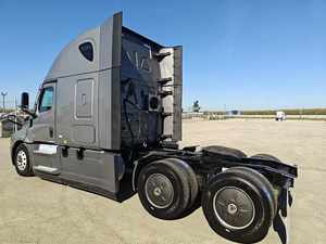 En venta: Camión semirremolque Cascadia 126 Sleeper 2021, limpio y bien mantenido. Exportación a todo el mundo con envío puerta a puerta. - Product Image 5