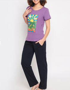 Vêtements de nuit et vêtements de détente pour femmes OEM Ensemble de pyjama à impression personnalisée Haut et pantalon à col rond et manches longues - Product Image 3