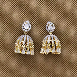 Pendientes colgantes de moda hechos a mano Zirconia cúbica Jhumki con 2 tonos chapado joyería India hecha a mano - Product Image 5