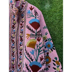Veste en tissu de jute brodée Suzani pour femmes d'automne, faite à la main, Khadi, multi-broderie, avec doublure courte - Product Image 2