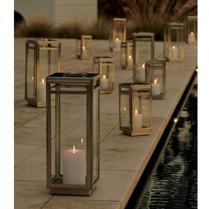 Linterna metálica elegante para decoración de mesa y estantería - Product Image 4