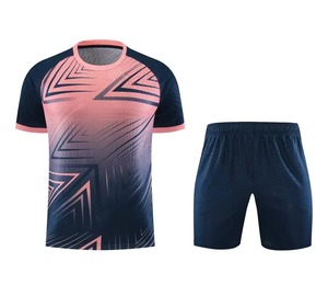 Venta al por mayor de kits de fútbol de alta calidad conjunto completo de fútbol de tamaño personalizado y diseño de sublimación de secado rápido del equipo de fútbol de los hombres - Product Image 6