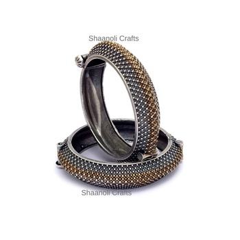 สีเทาเข้ม