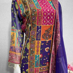 ชุดสูทปากีสถานดีไซน์เนอร์ผ้าจอร์เจียเทียมหนักพิมพ์ลายดิจิทัลและปักงานฝีมือสำหรับงานแต่งงาน - Product Image 1