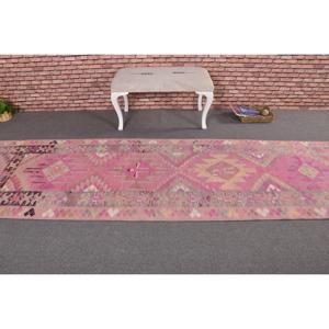 Alfombra Kilim de 3x11.1 pies, Alfombra Turca Vintage, Alfombra Rosada y Gris de Estilo Suroeste - Product Image 3