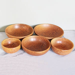 Ensemble de bols de service pour aliments bols en bois de noix de coco naturelle ensembles de vaisselle écologiques de qualité supérieure du Vietnam - Product Image 1