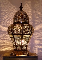 Lanternes marocaines élégantes pour festival, finition dorée, design suspendu pour plusieurs bougies chauffe-plat, décoration intérieure 2024