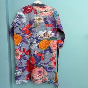 Kimono Kantha indien fait à la main en coton Vintage léger manteau long pour femmes et veste unisexe cadeau d'hiver pour elle - Product Image 5