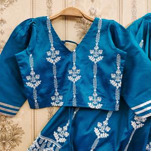 ชุดเลเฮนกาโชลีเด็ก ชอริยัม แฟชั่น รามา ปักลาย ยาวคลุมเท้า สำหรับเด็กอายุ 2-8 ปี ทรงปกติ |   ชุดงานเลี้ยงสไตล์ชาติพันธุ์สำหรับเด็กผู้หญิงขายส่ง - Product Image 3