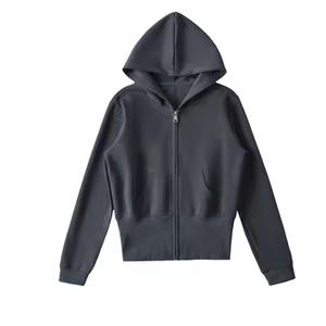 Sudadera con capucha y detalle de cordón Sudadera con capucha clásica con puños acanalados - Product Image 2