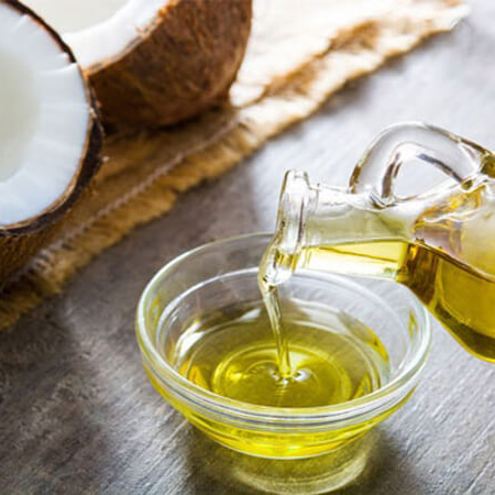 Высококачественное рафинированное кокосовое масло готово к использованию