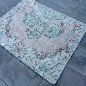 Tapis turc 3,5 x 4,4 pieds, tapis d'appoint vintage, tapis oriental bleu et marron - Product Image 4