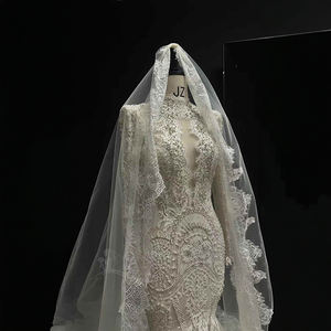 Robe de mariée sirène luxueuse et moderne NT84 à col montant, broderies florales en dentelle, appliques en cristal, coupe ajustée, traîne chapelle, pour soirée - Product Image 4