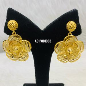 Gold Plated Brass Pendant Set Fashion Jewelry with Box Chain Floral Shape <b>for</b> Party or <b>Wedding</b> Occasions - Product Image 3