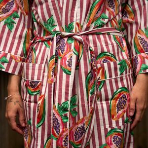 Papaya Pink Stripe Cotton Kimono Robe Ligero Hecho a mano Bohemio-Casual Mini-Longitud Vestido Suave Algodón Elegante Loungewear - Product Image 4